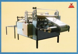 Machine for unbounding of plastified tabacs